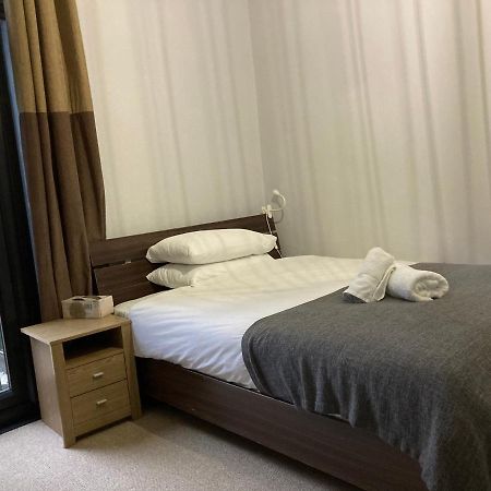 Cozy Private Room Лондон Экстерьер фото