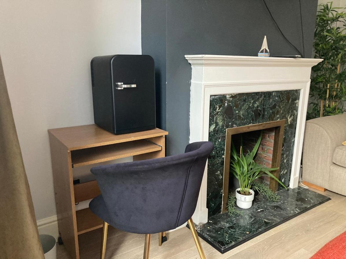 Cozy Private Room Лондон Экстерьер фото