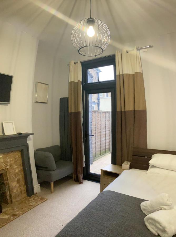 Cozy Private Room Лондон Экстерьер фото